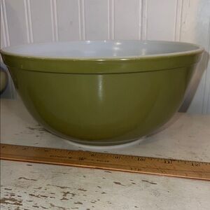 Pyrex 403 2.5 qt Olive Green Mixing Bowl